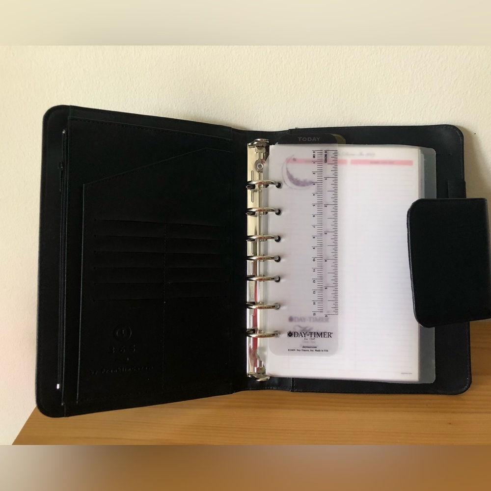 Franklin Covey Black Organizer Magnetic Close  7-Ring Refillable Pocket Cards - Picture 3 of 8